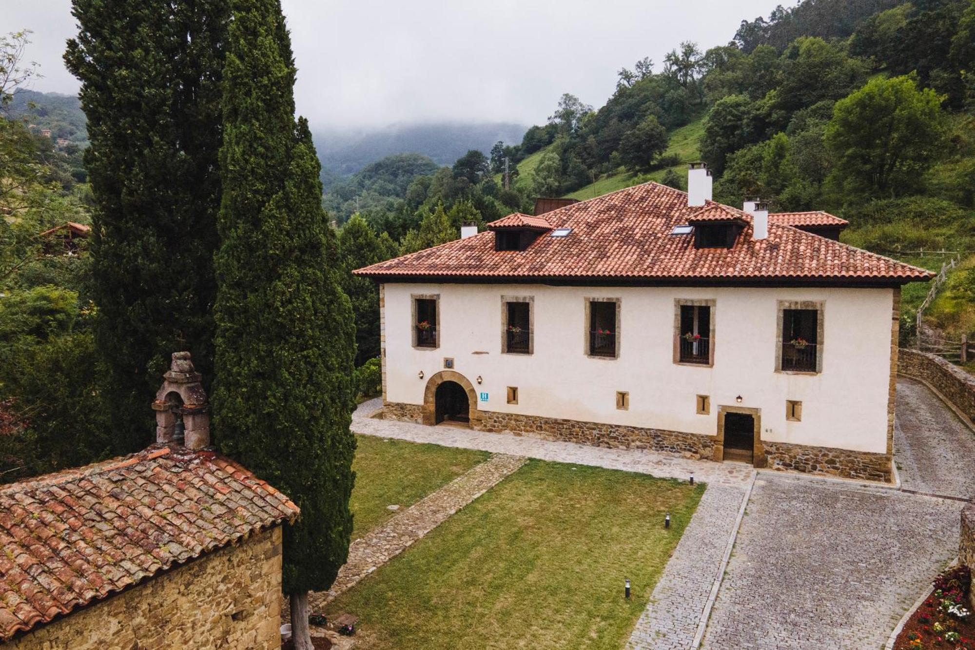 Hotel Palacio De Arriba Mieres  Exterior photo